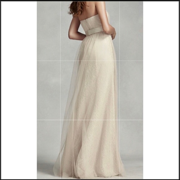 Vera Wang Gown - Picture 4 of 4